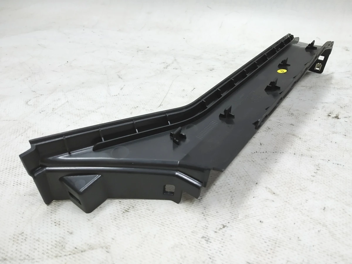 Облицювання внутрішня ніші центральної консолі праворуч Audi E-tron 4KL863046