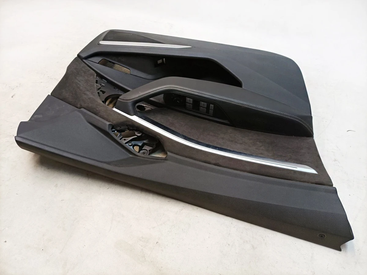 Карта дверей передньої лівої в зборі з підсвічуванням та модулем управління склопідйомниками Audi E-tron 4KL867103F