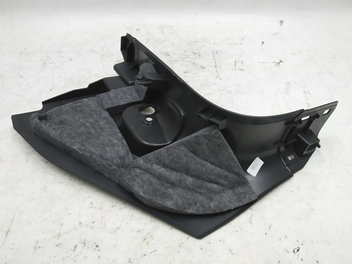 A-pillar trim lower left Audi E-tron 4KL867271