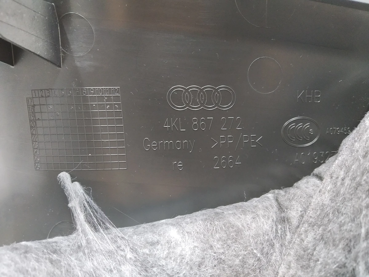 A-pillar trim lower right Audi E-tron 4KL867272