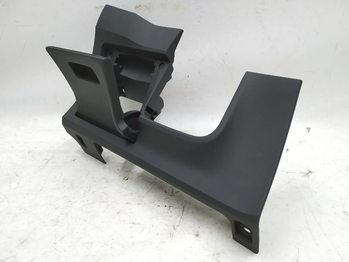 Облицювання передньої панелі речове відділення Audi E-tron 4KL880301