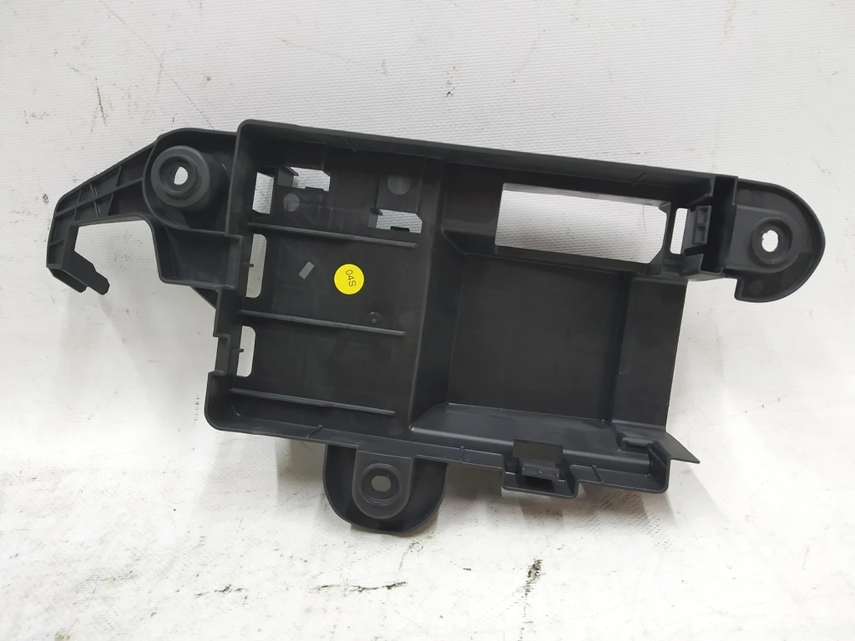 Кронштейн блока управления бортовой сети Audi E-tron 4KL907333