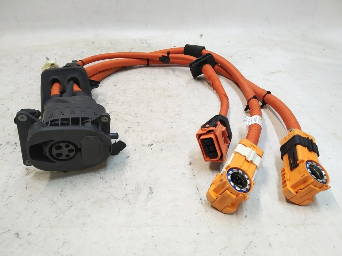 Charging port with high voltage cables and emergency release actuator with damage Audi E-tron 4KL971093H Charging port with high voltage cables and emergency release actuator with damage Audi E-tron 4KL971093H