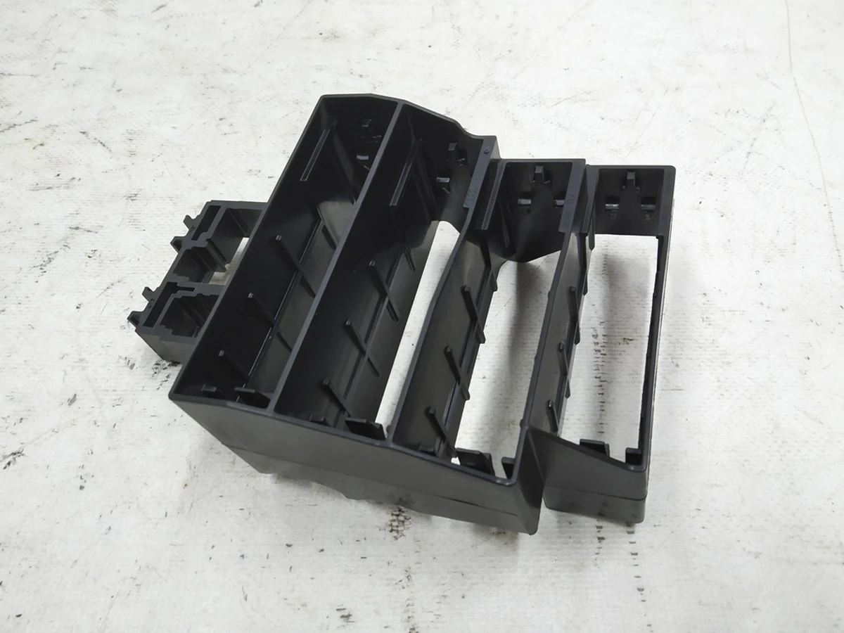 Утримувач блоку запобіжників Audi E-tron 4KL971845