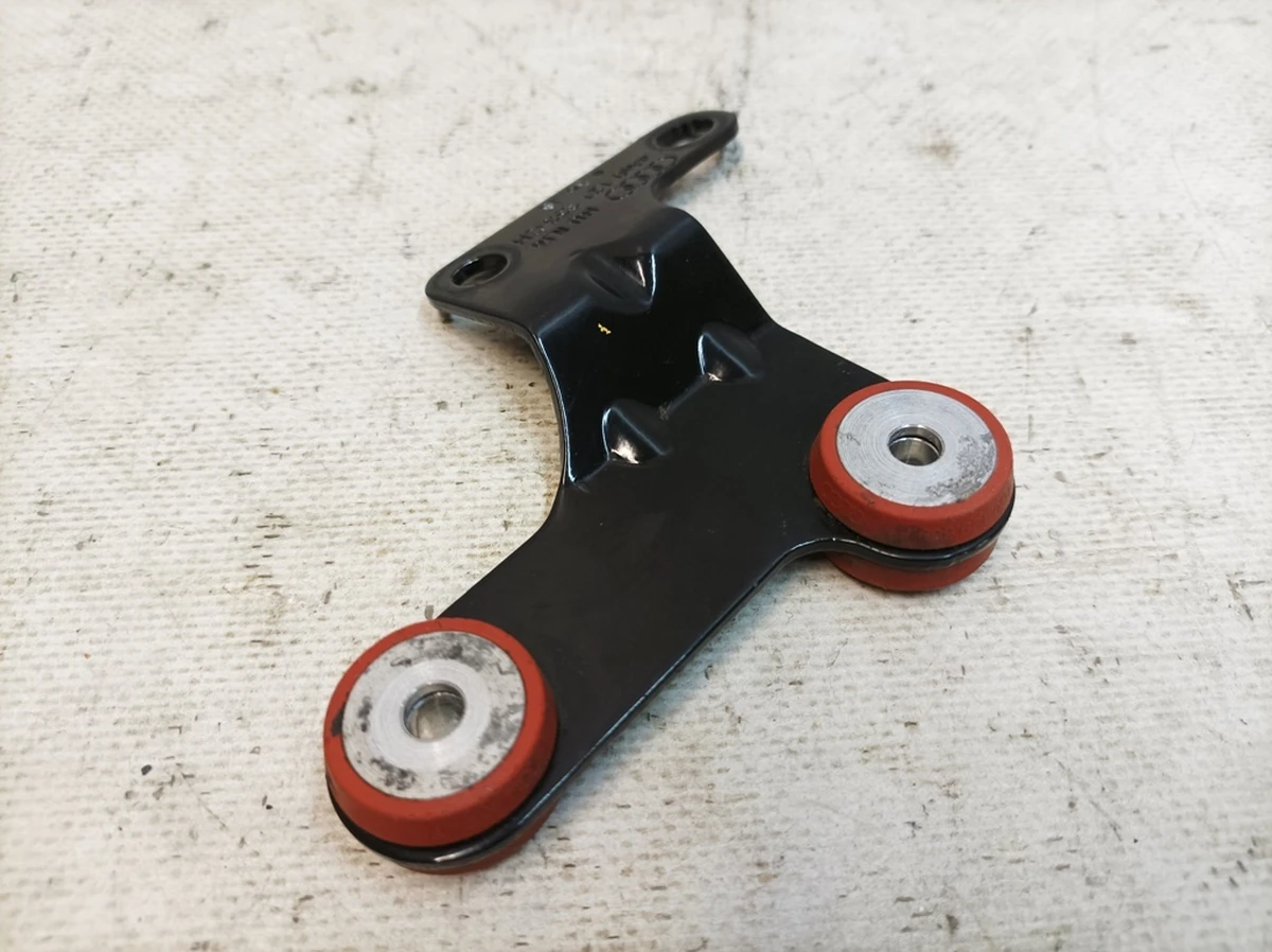 Control valve bracket with rubber support assembly Audi Q7 4M0121233CH