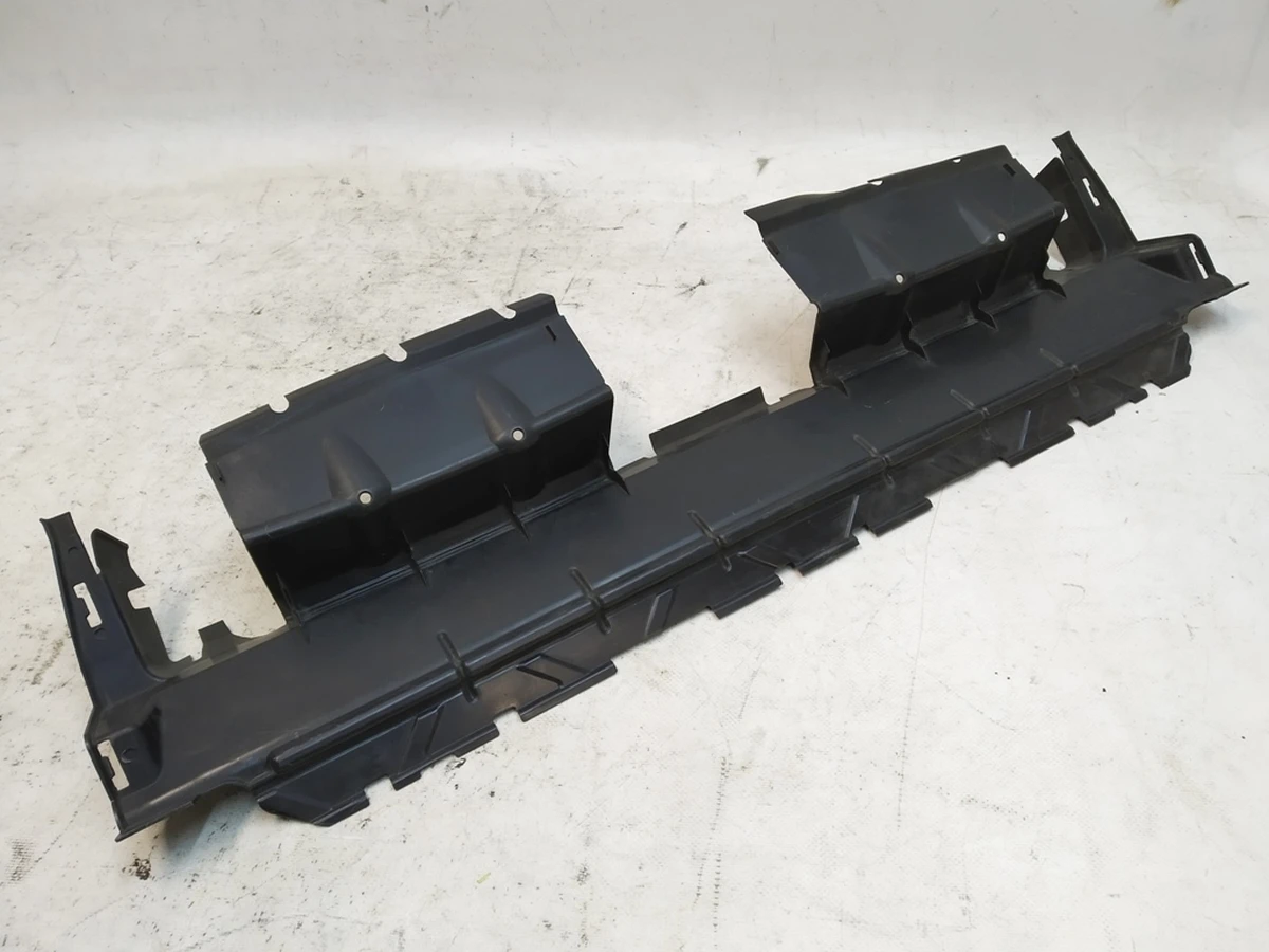 Корпус повітроводу радіатора передній верхній Audi Q7 4M0121285B