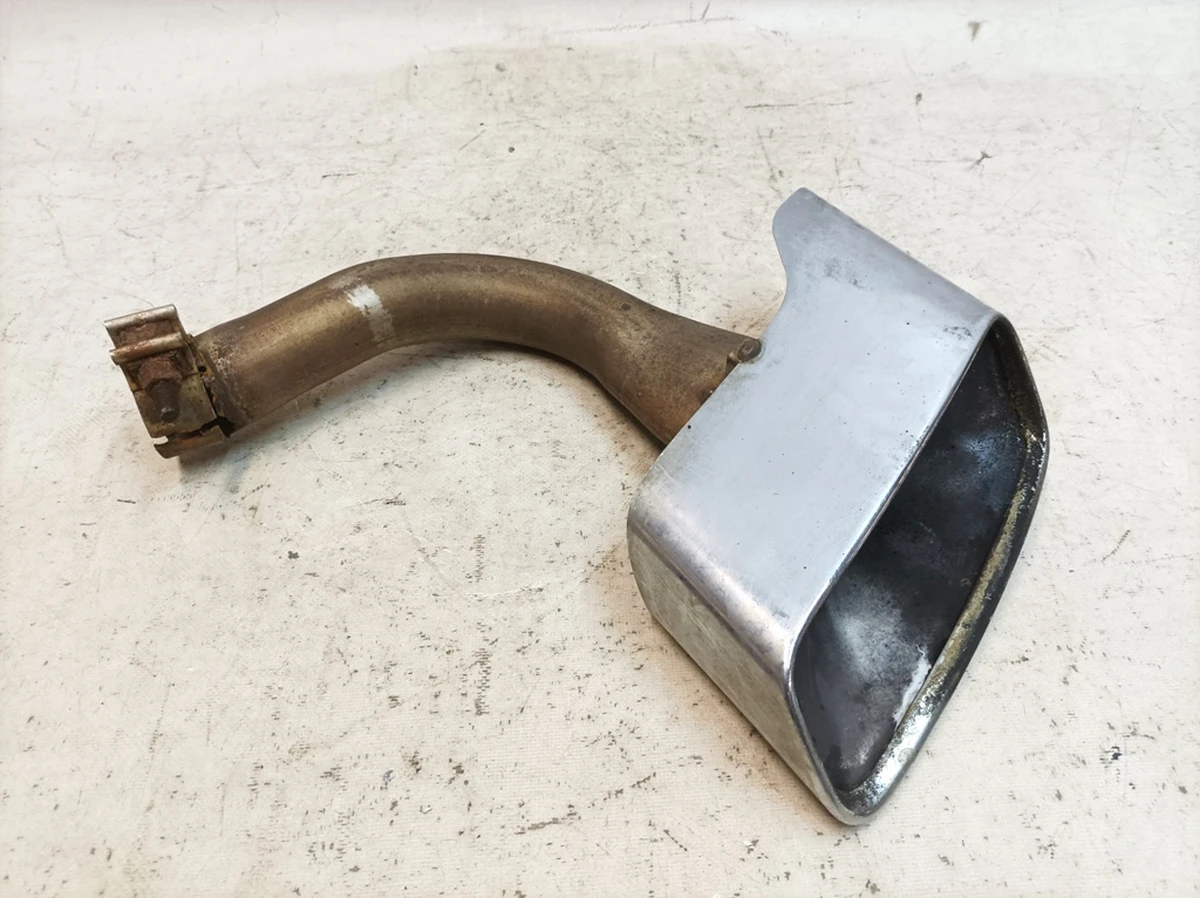 Накладка наконечник труби глушника лівий з пошкодженням Audi Q7 4M0253681K