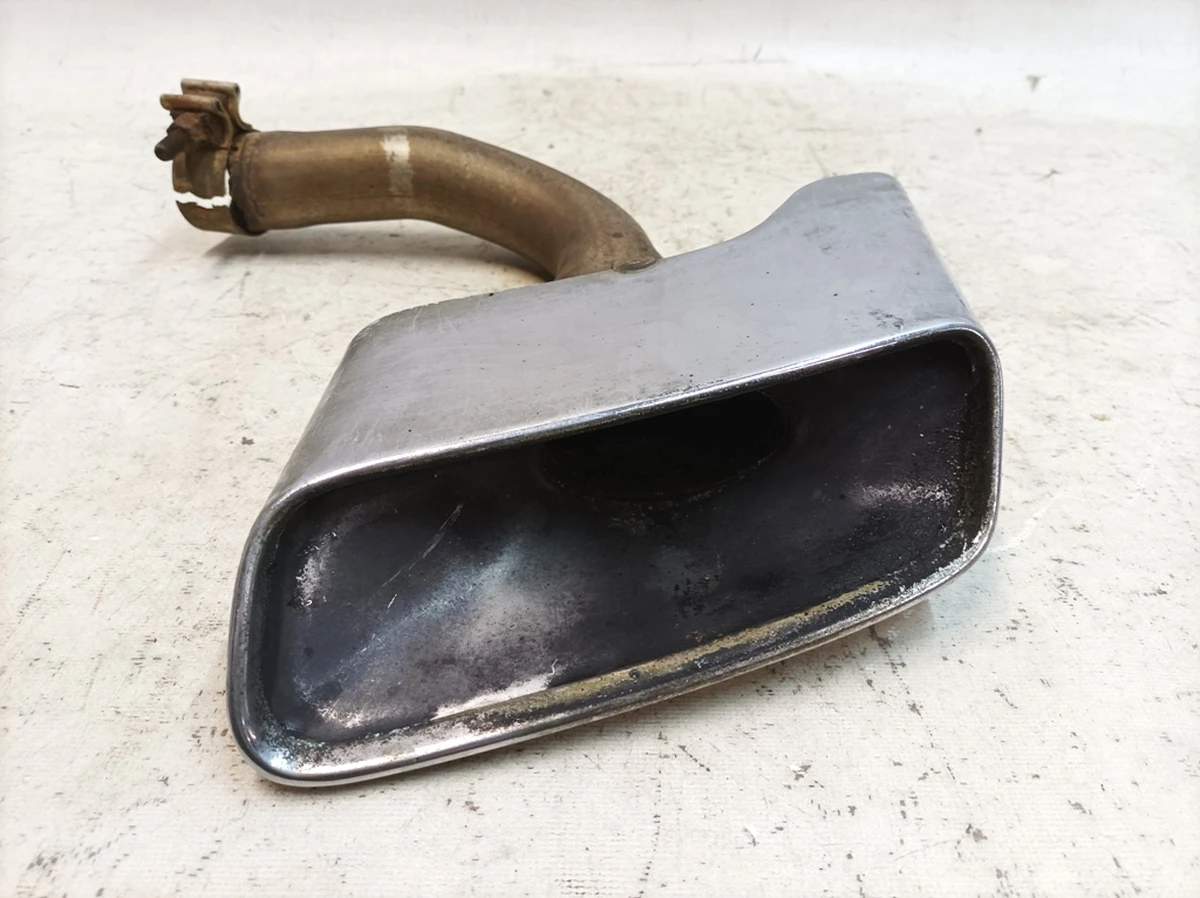 Накладка наконечник труби глушника лівий з пошкодженням Audi Q7 4M0253681K