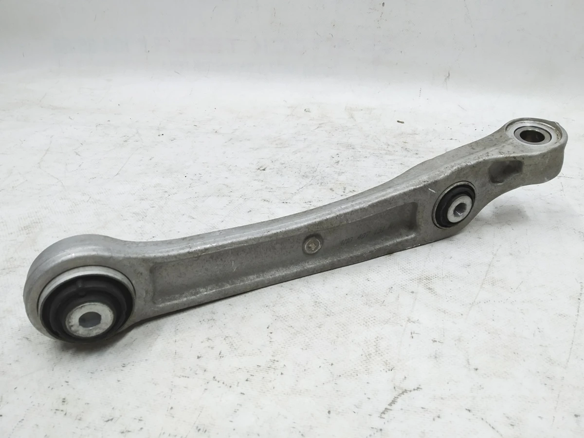 Важіль несучий лівий Audi E-tron 4M0407151H