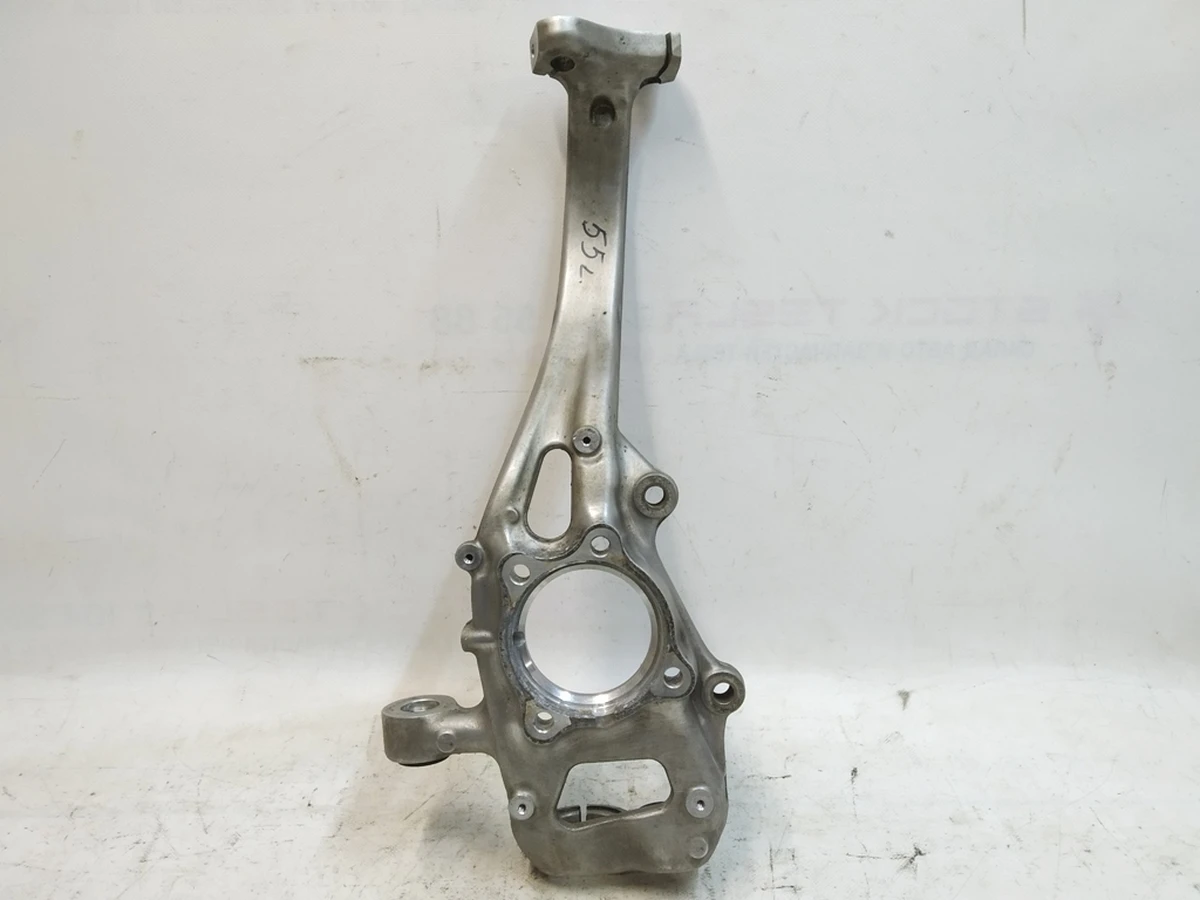 Кулак поворотний передній лівий Audi Q7 4M0407253J