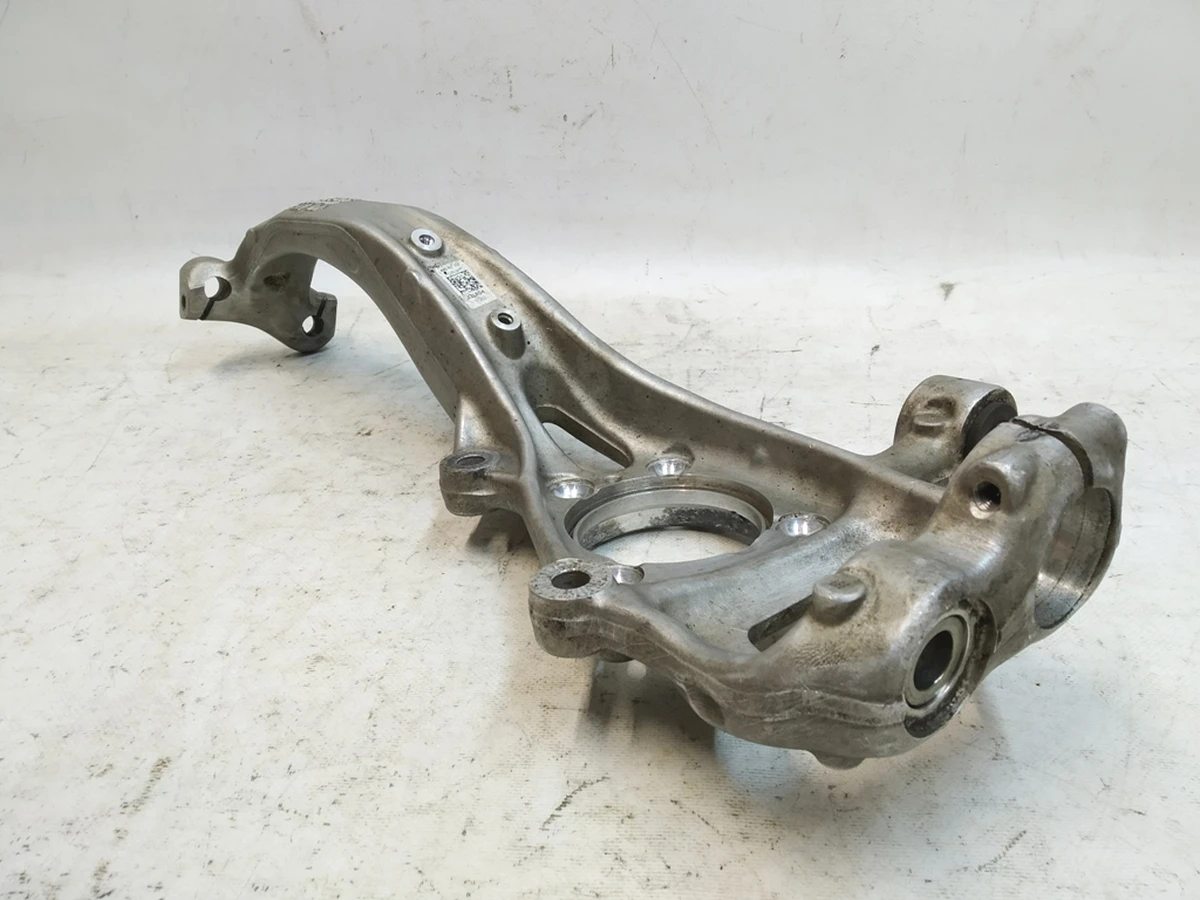 Кулак поворотний передній лівий Audi Q7 4M0407253J