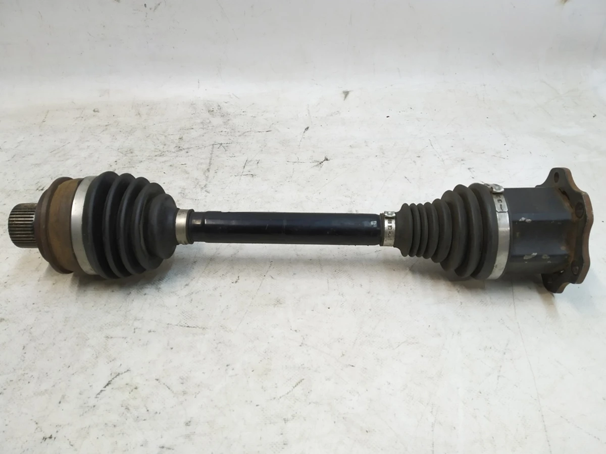 Привідний вал із ШРУСами (напіввісь) передній Tripode Audi Q7 4M0407271D