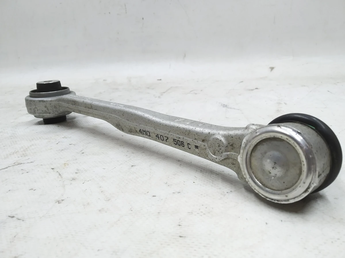 Lever right front upper with silent block Audi E-tron 4M0407506B