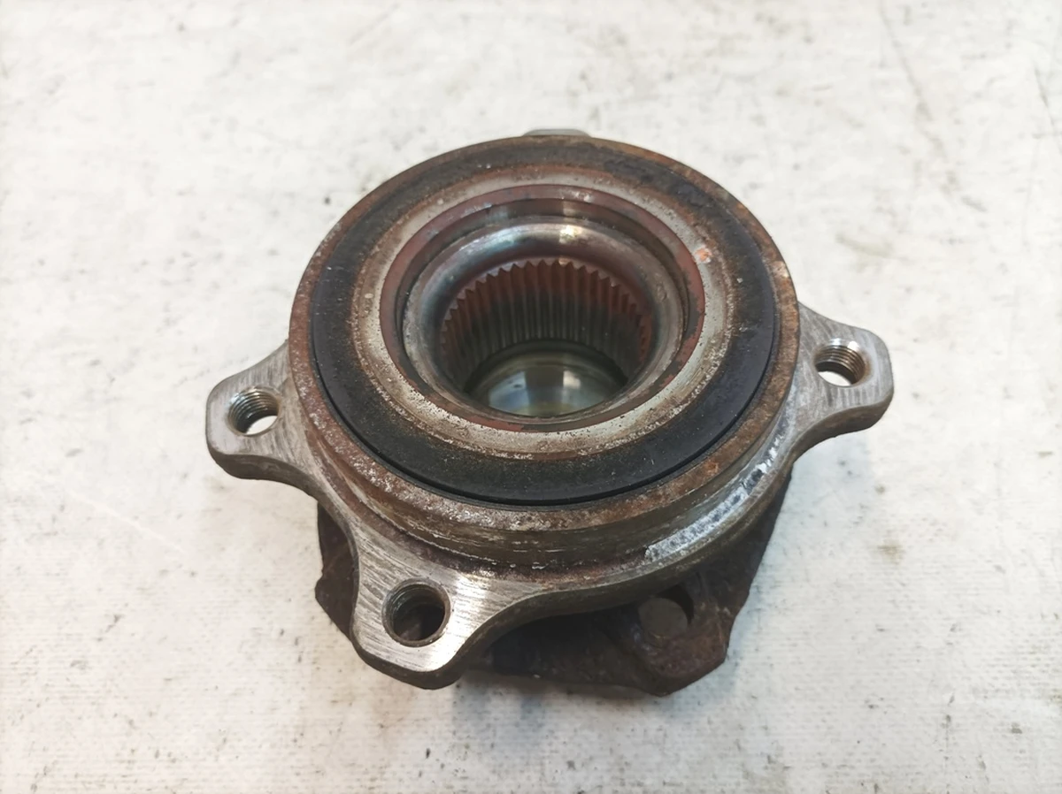 Ступиця задня з пошкодженим підшипником у зборі 29,33 (5KL) Audi Q7 4M0407607