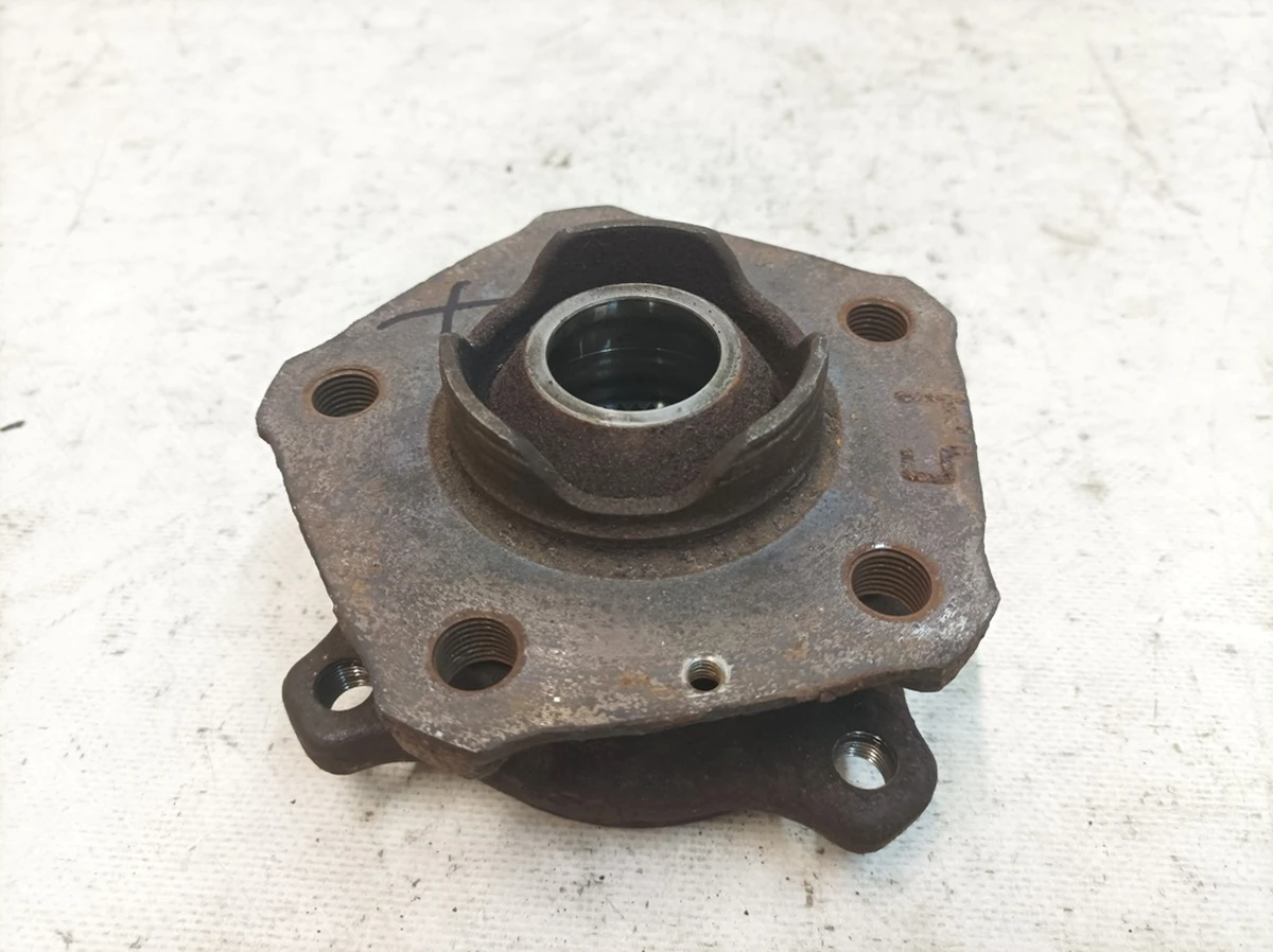 Ступиця задня з пошкодженим підшипником у зборі 29,33 (5KL) Audi Q7 4M0407607