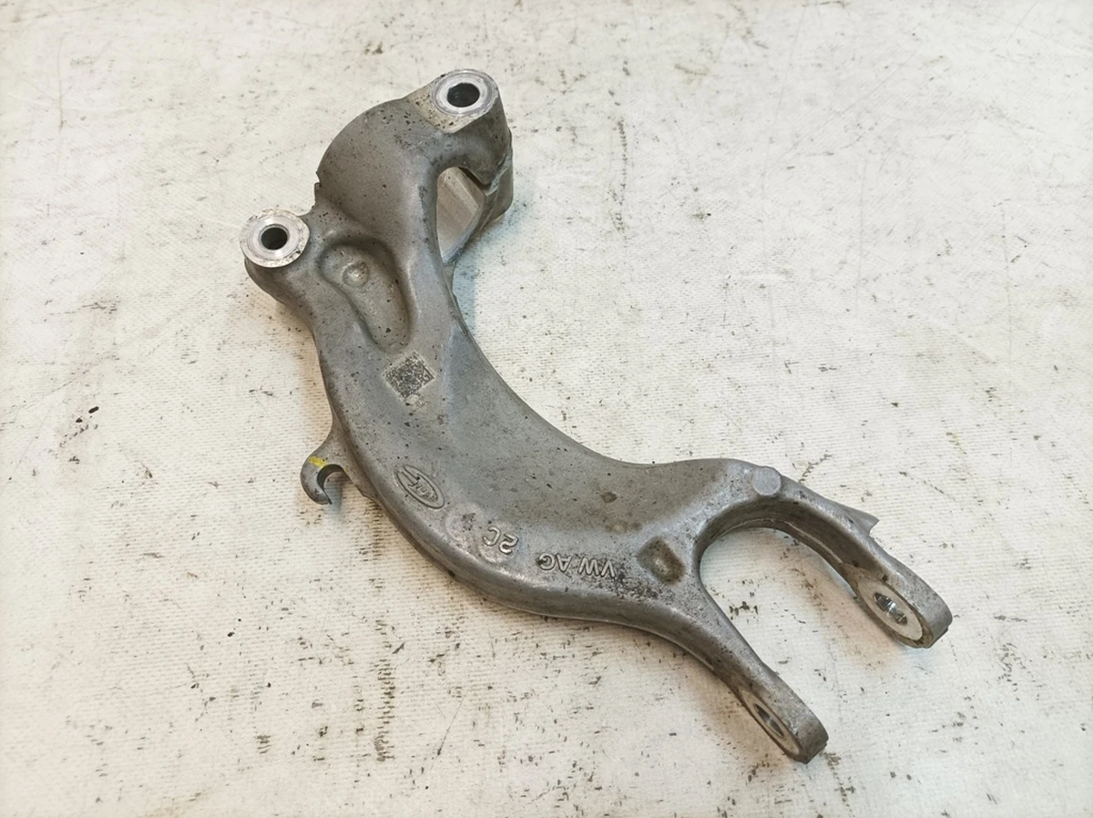 Вилка амортизатора ліва Audi Q7 4M0413037H