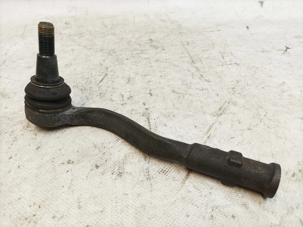 Tie rod end right with damaged boot Audi Q7 4M0423812D