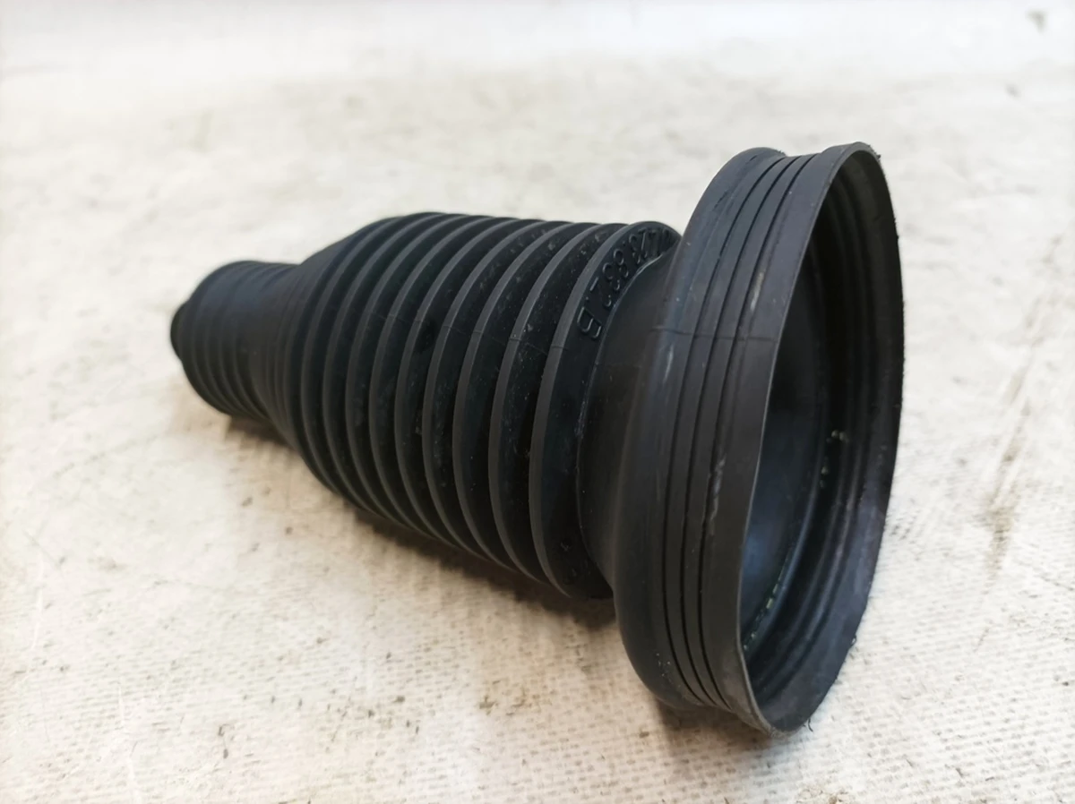 Пильовик (манжета) рульової рейки сторона пасажира Audi E-tron 4M0423832B