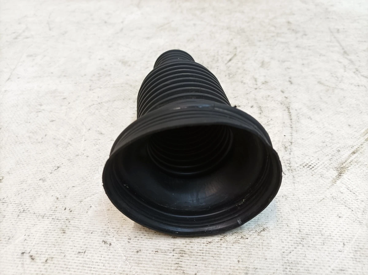 Пильовик (манжета) рульової рейки сторона пасажира Audi E-tron 4M0423832B