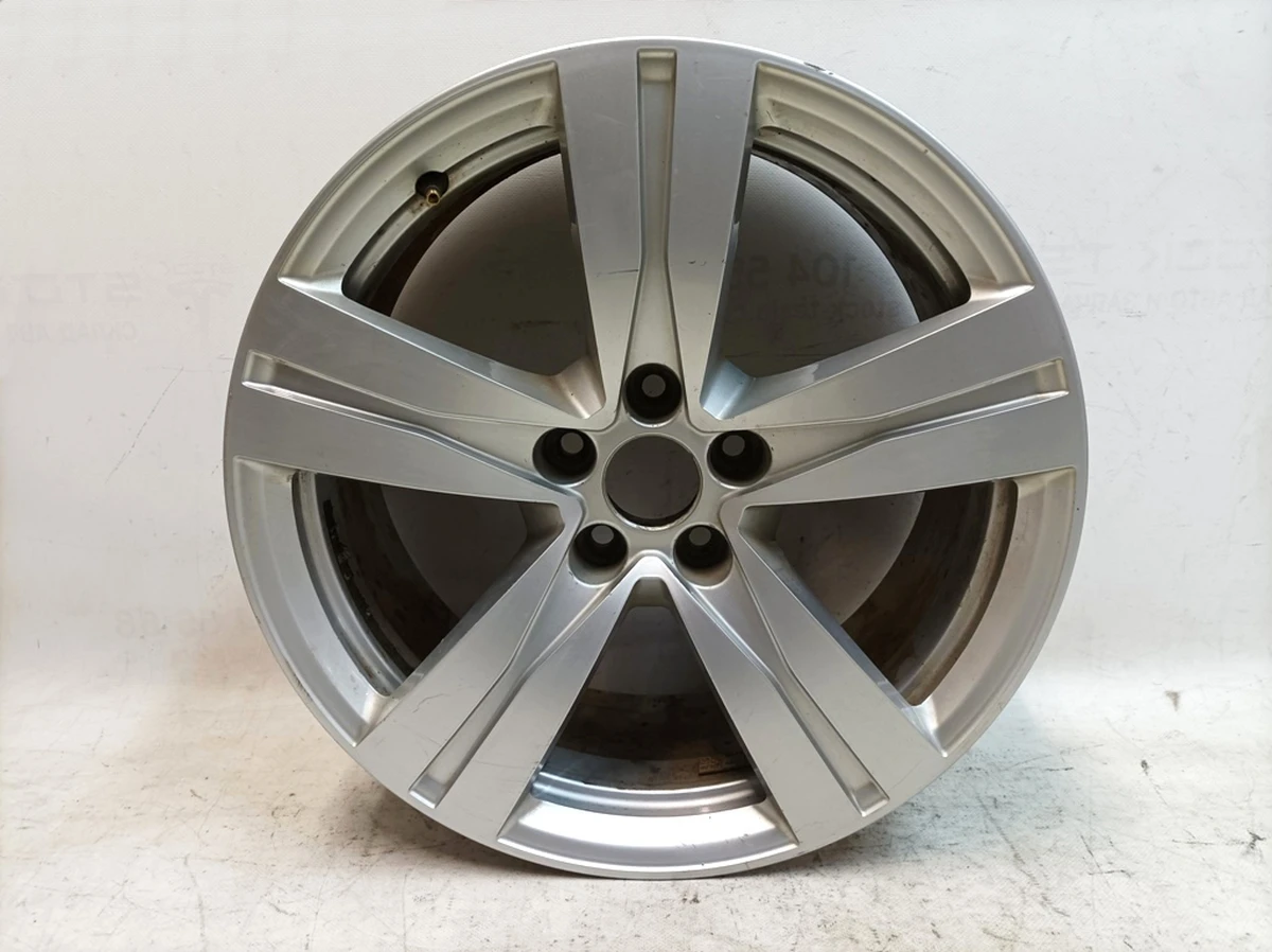 Диск алюминиевый E8Jx18H2 ET25 мелкие царапины Код цвета: 8Z8 Audi Q7 4M0601025A