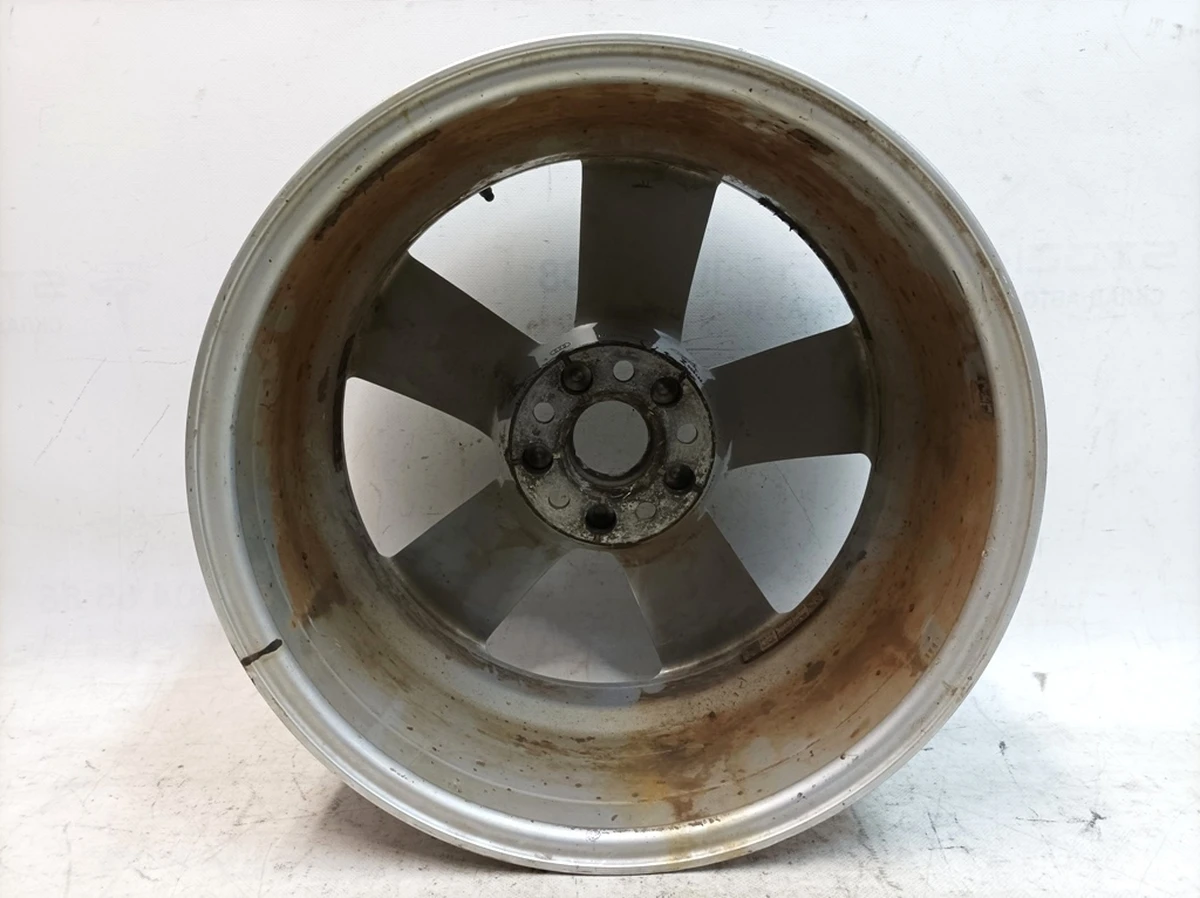 Диск алюминиевый E8Jx18H2 ET25 мелкие царапины Код цвета: 8Z8 Audi Q7 4M0601025A