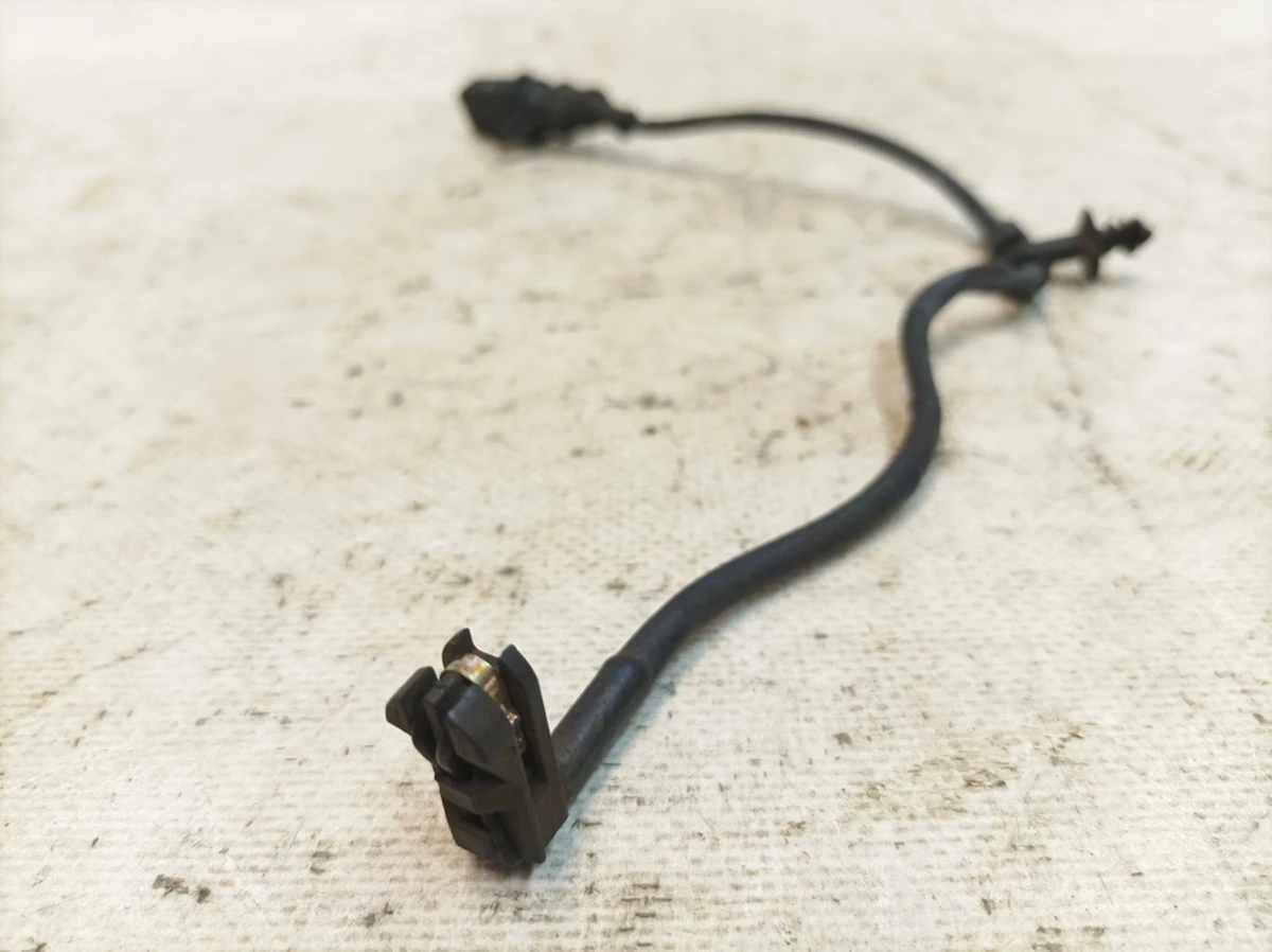 Датчик вказівник зносу томозних колодок задніх Audi Q7 4M0615121P