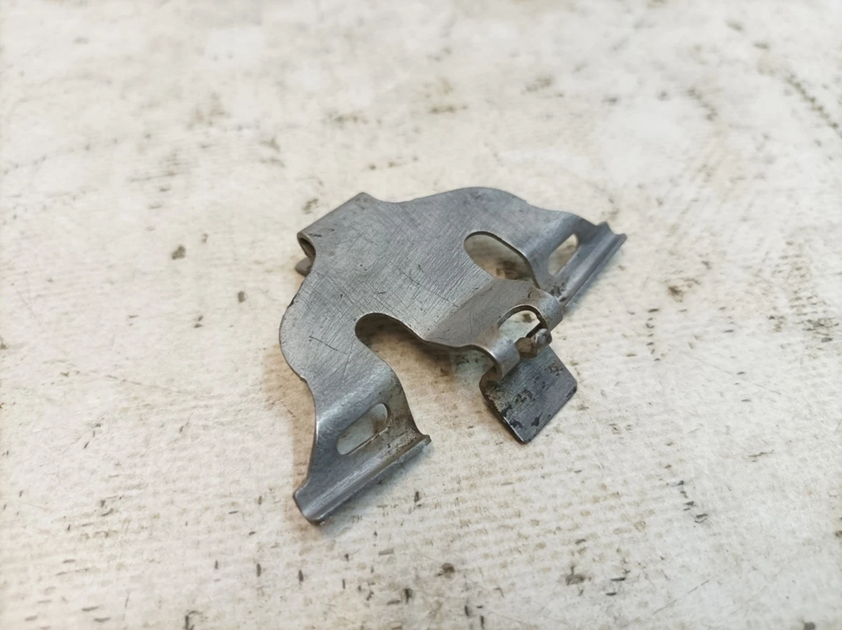 Пружина розпірна гальмівного супорта переднього Audi Q7 4M0615269B