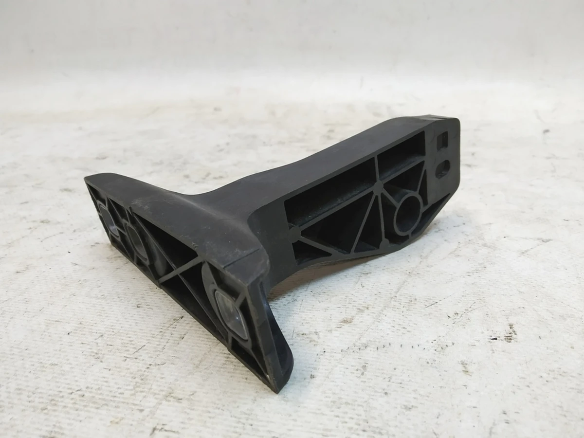 Опора панелі кріплення радіатора ліва Audi Q7 4M0807333