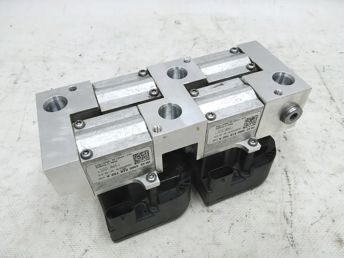 Valve block assembly Audi E-tron 4M0816102B