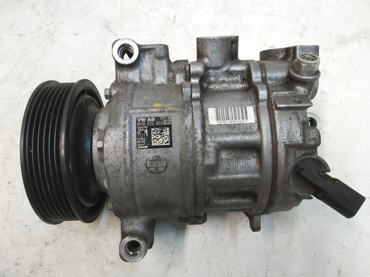 Компресор кліматичної установки DENSO Audi Q7 4M0820803
