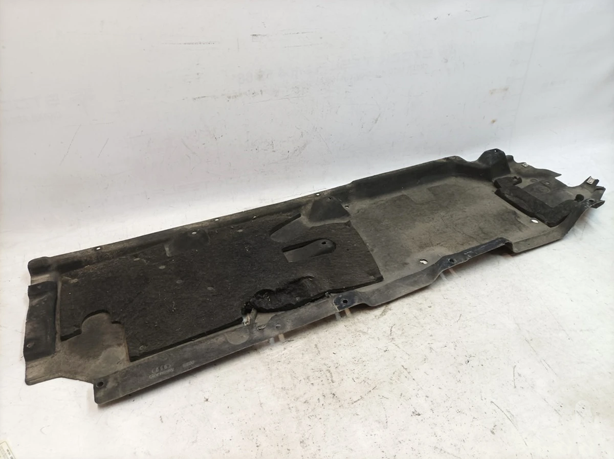 Underbody trim left with damage Audi Q7 4M0825205L