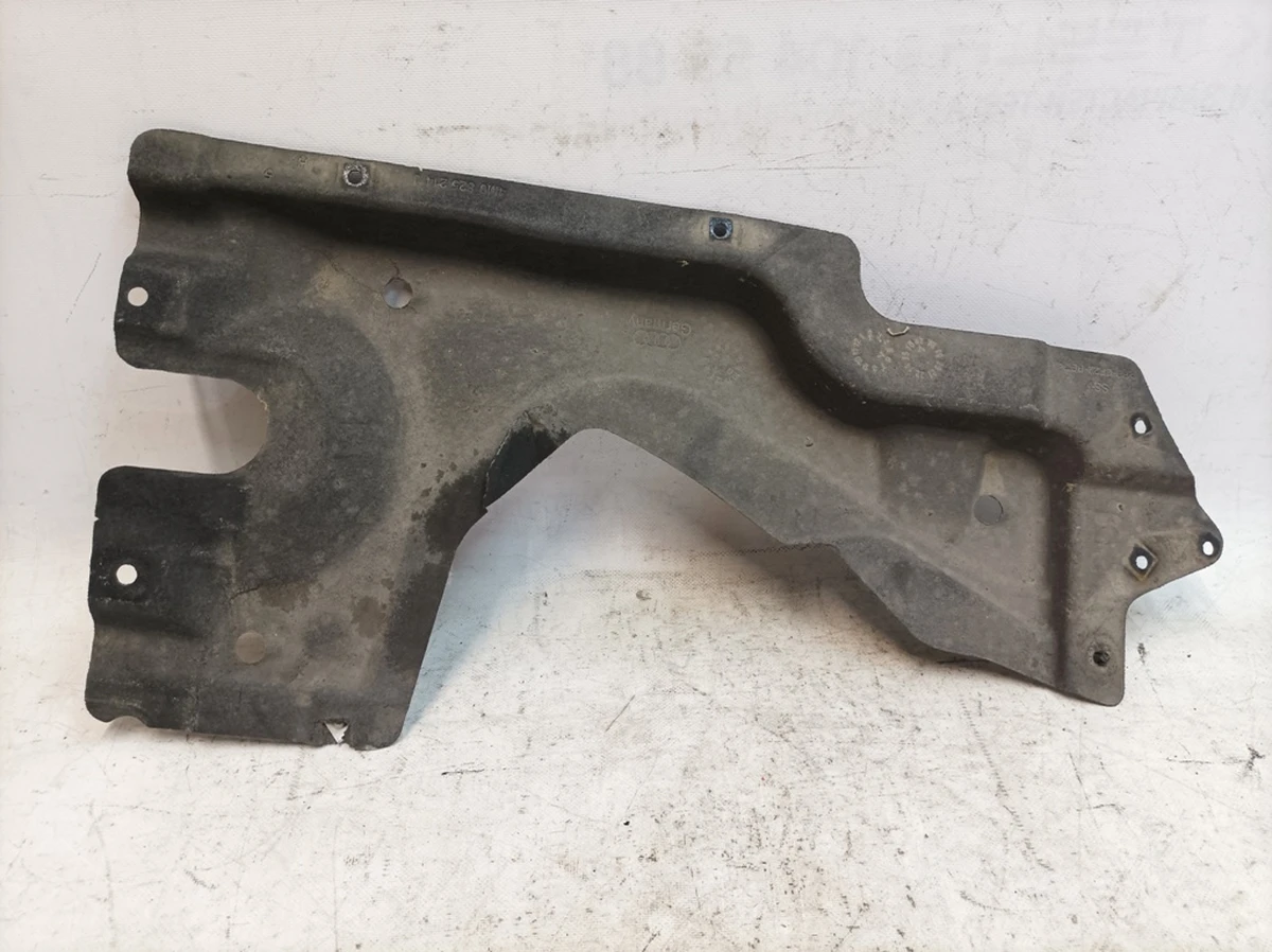Underbody trim right with damage Audi Q7 4M0825214J