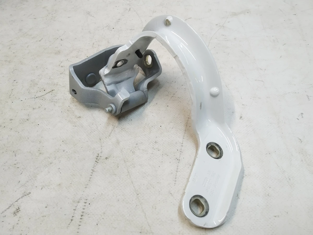 Петля крышки багажника левая Ibis White Audi Q7 4M0827299C