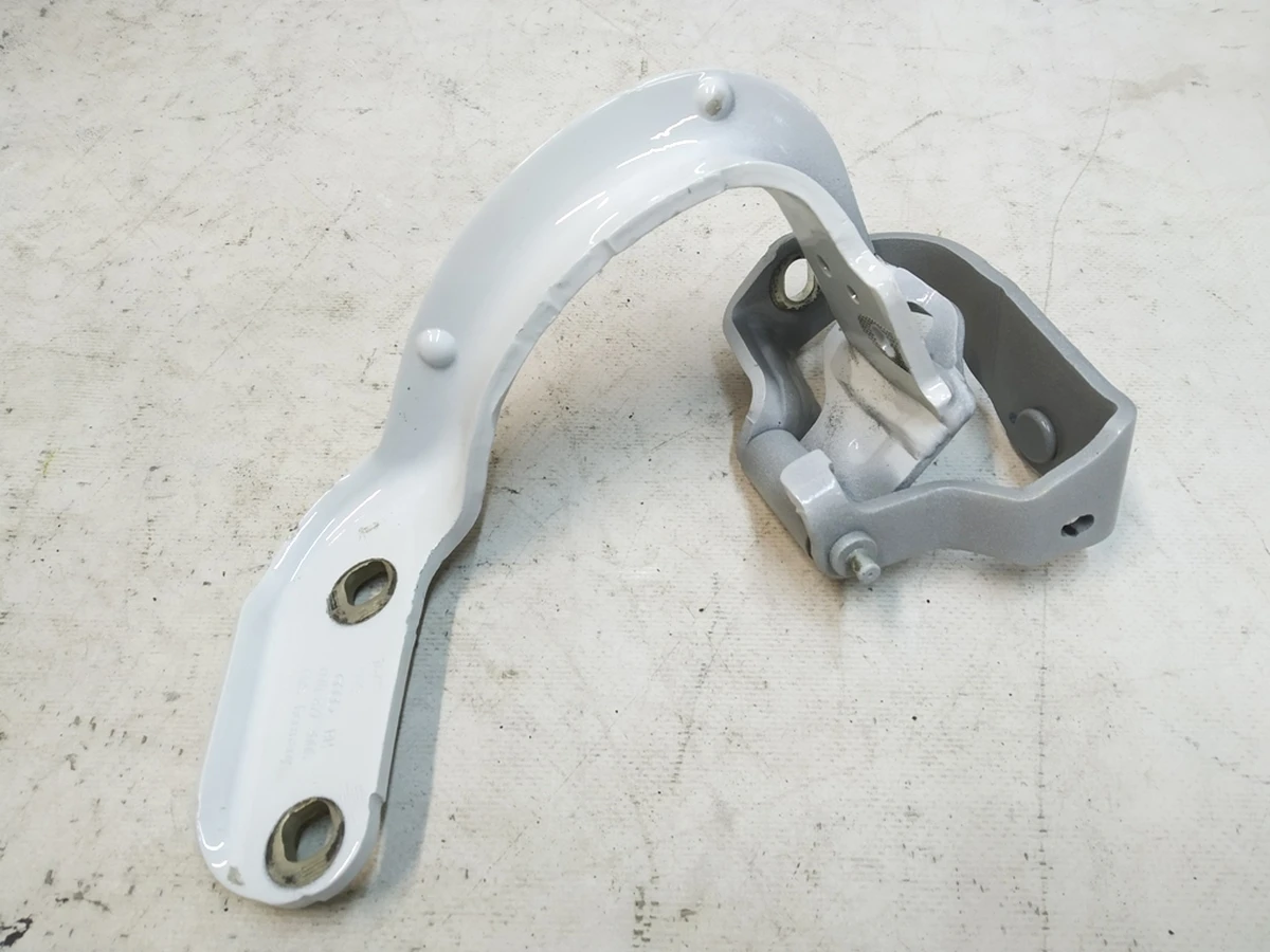 Петля крышки багажника правая Ibis White Audi Q7 4M0827300C