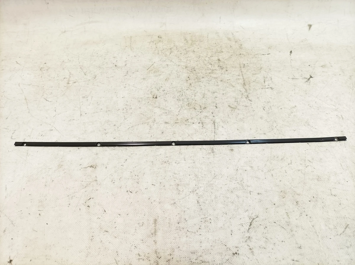 Клеммная колодка крепления планки водостока ветрового стекла правая Audi Q7 4M0845454