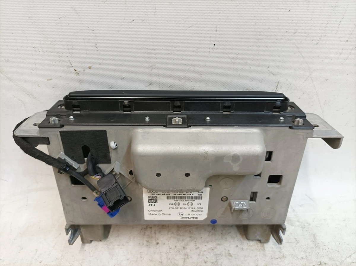 Дисплей мультимедійної системи 'MMI' у зборі Audi Q7 4M0857273A