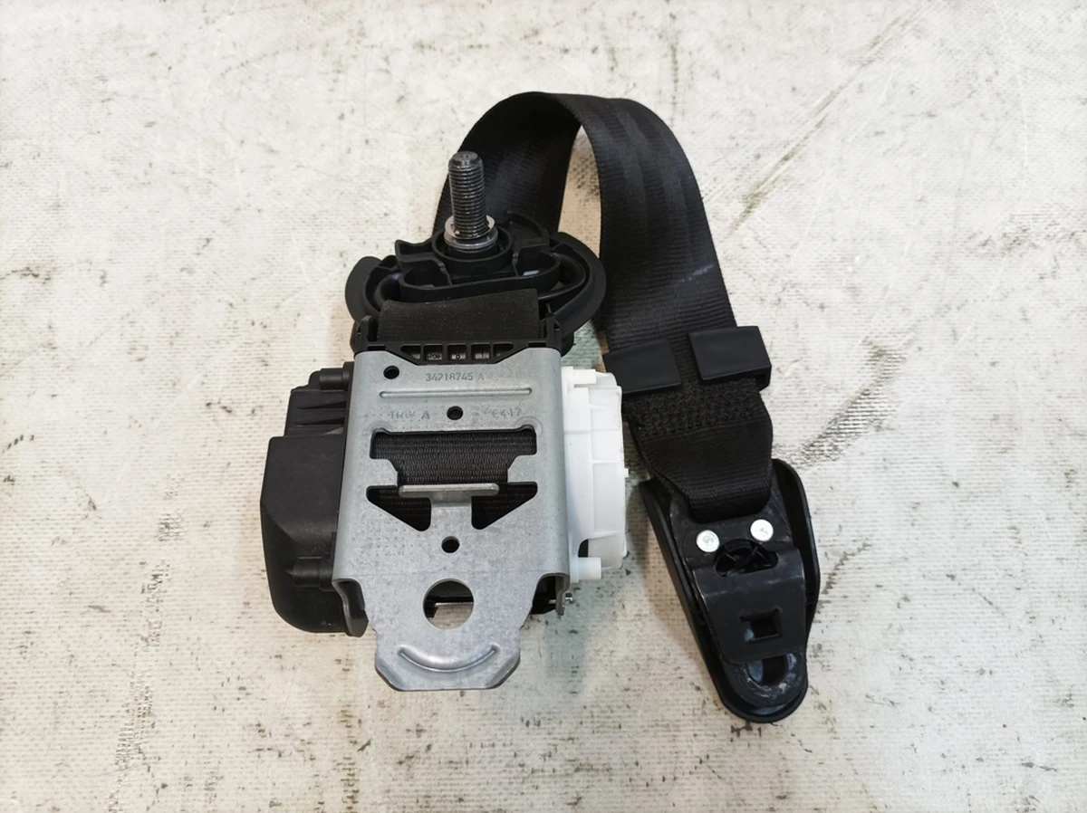 Ремінь безпеки триточковий третього ряду лівий V04 Audi Q7 4M0857811A