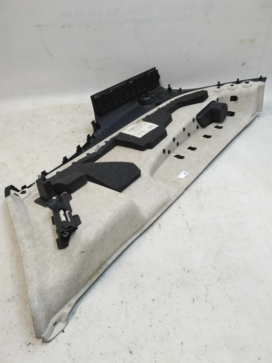 Оббивка багажного відсіку права Audi Q7 4M0863880E