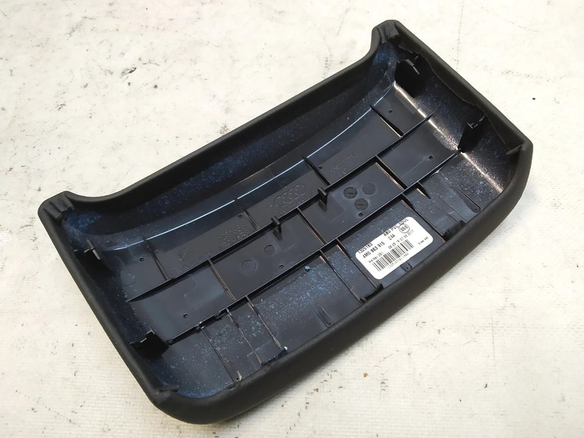 Pad rear armrest center console Audi Q7 4M0863915