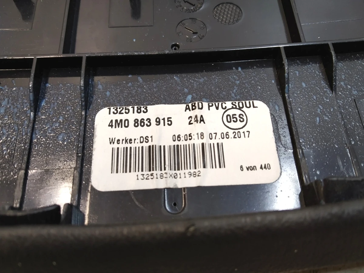 Pad rear armrest center console Audi Q7 4M0863915