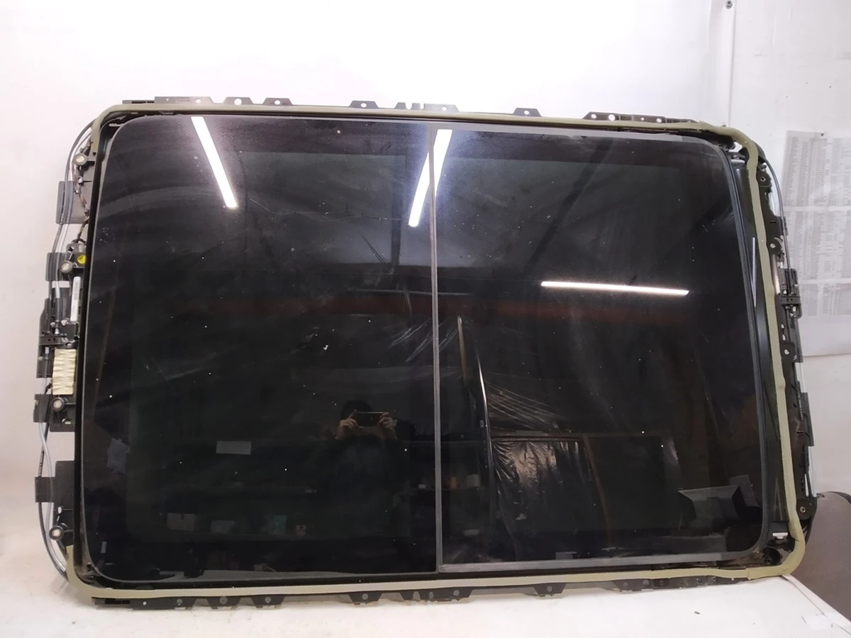Дах панорамний з люком у зборі Audi Q7 4M0877041D