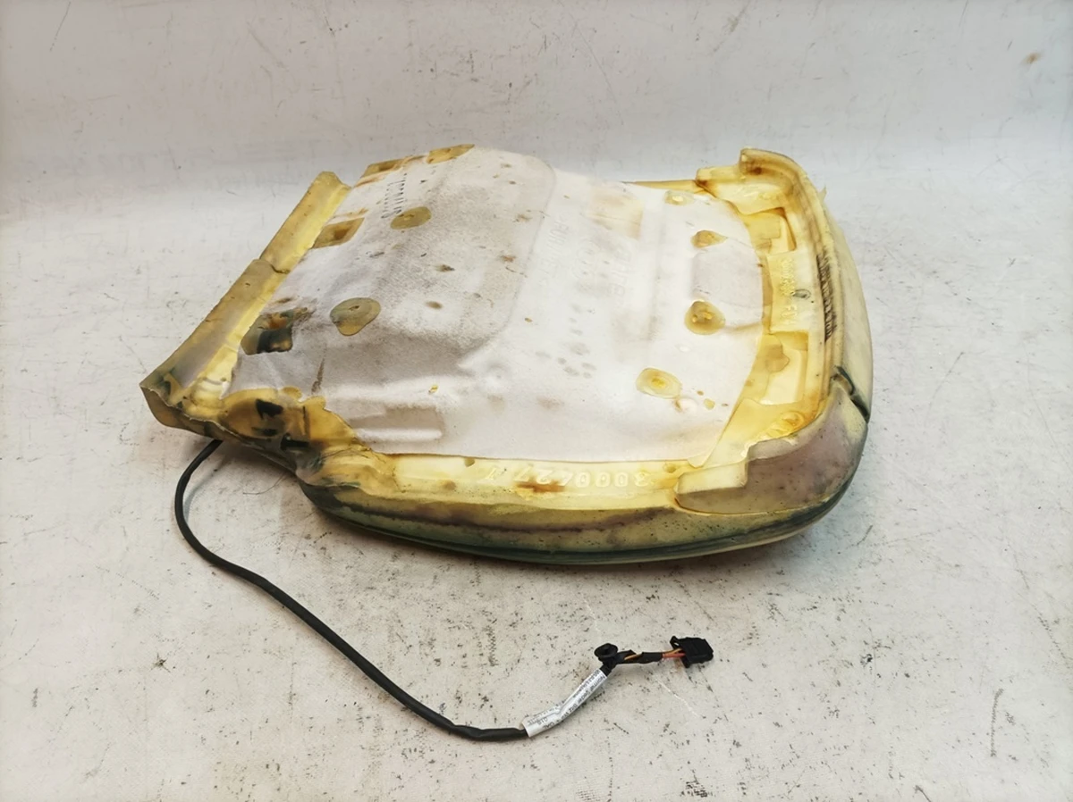 Наповнювач подушки сидіння переднього лівого у зборі з підігрівом пошкоджено Audi Q7 4M0881361A