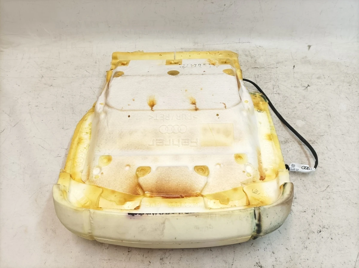 Наповнювач подушки сидіння переднього правого в зборі з підігрівом Audi Q7 4M0881362A