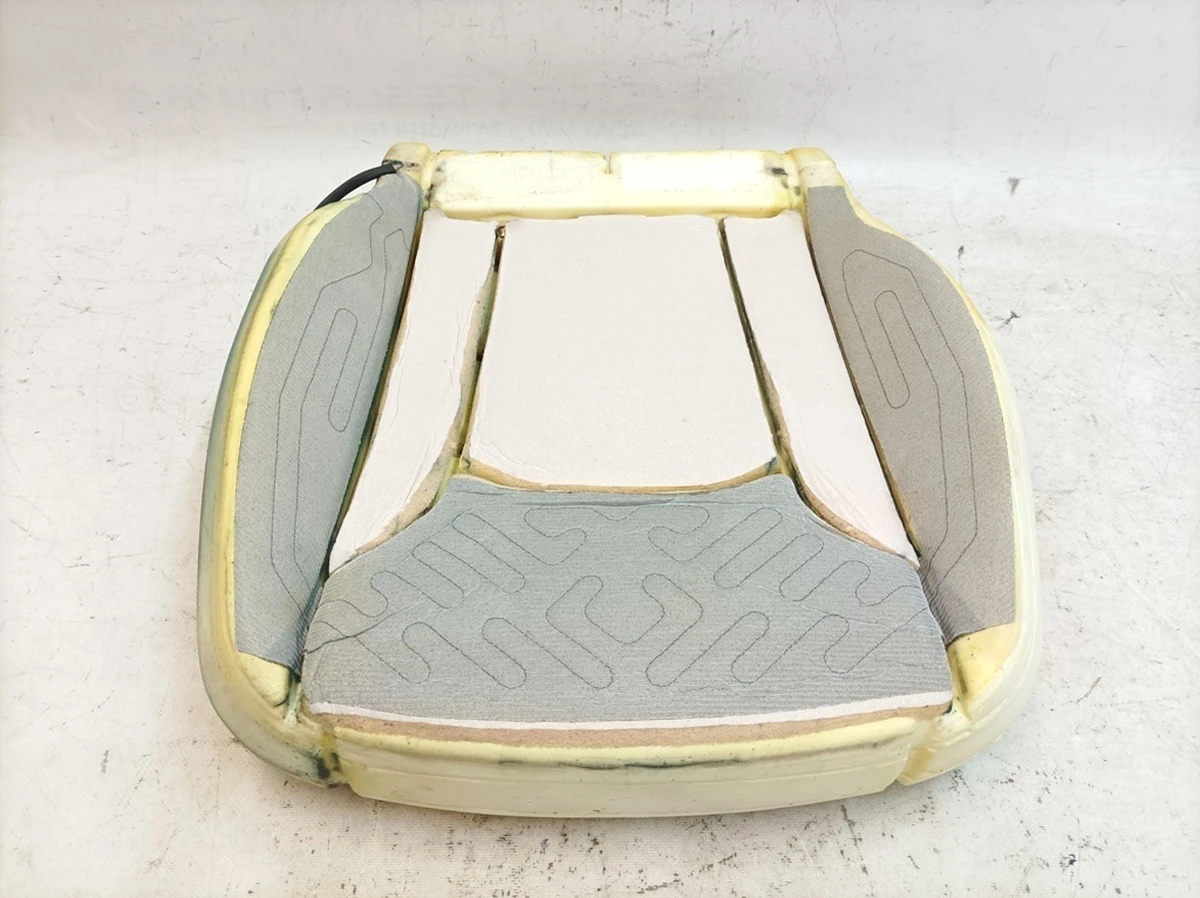 Наповнювач подушки сидіння переднього правого в зборі з підігрівом Audi Q7 4M0881362A