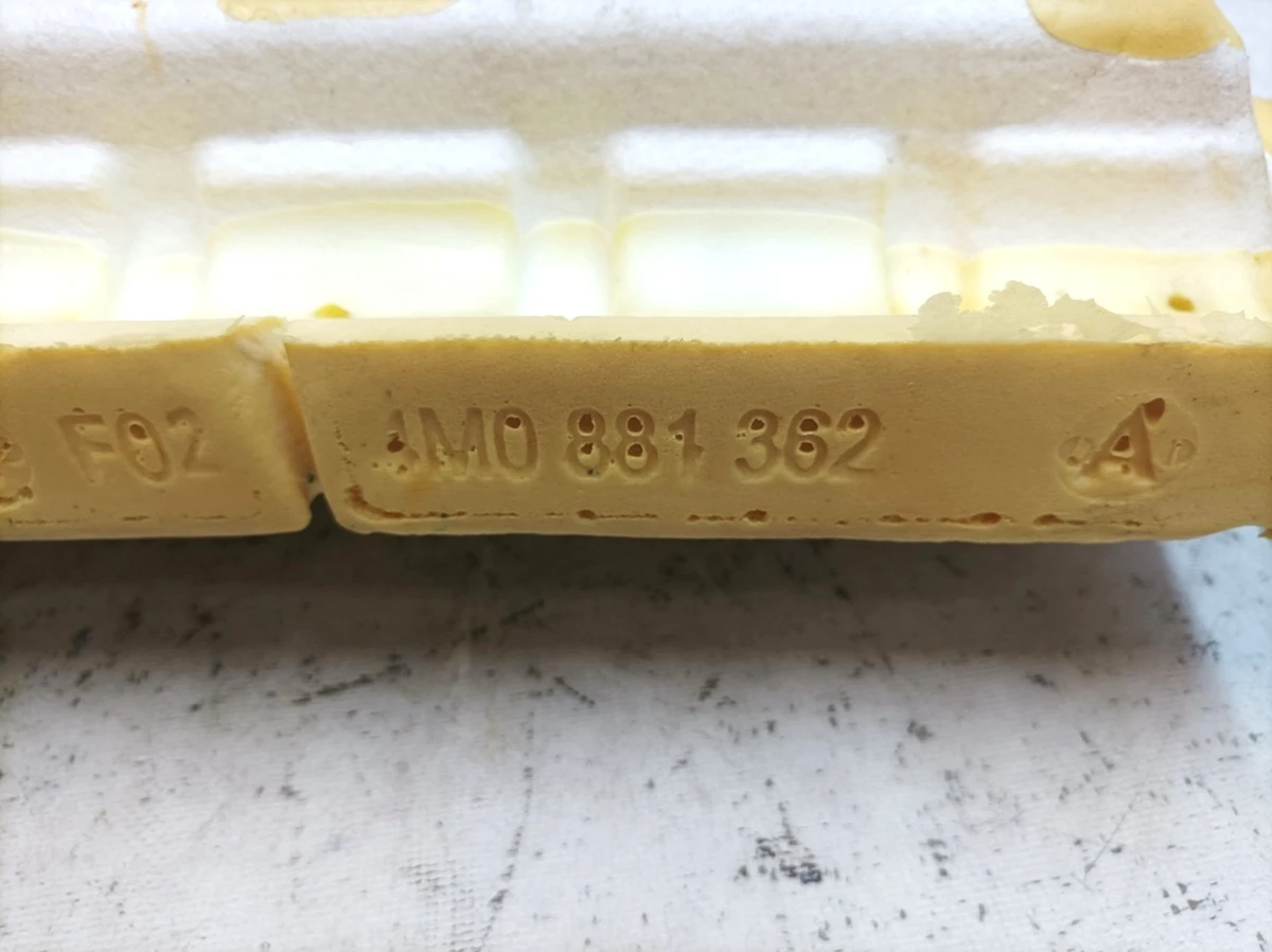 Наповнювач подушки сидіння переднього правого в зборі з підігрівом Audi Q7 4M0881362A