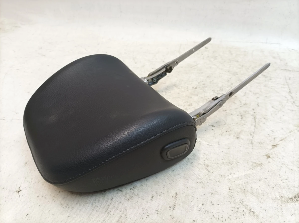 Подголовник сиденья переднего правого регулируемый с обивкой кожа/иск.кожа 38M soul Audi Q7 4M0881902D