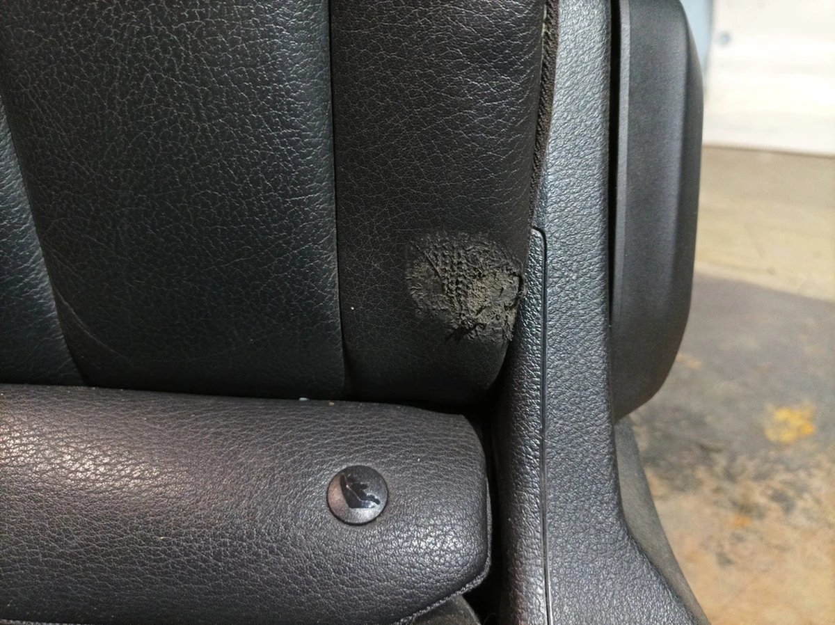 Seat 2nd row left leather/artificial leather with heating and headrest assembly QJH soul S-Line damaged Audi Q7 4M0883107A