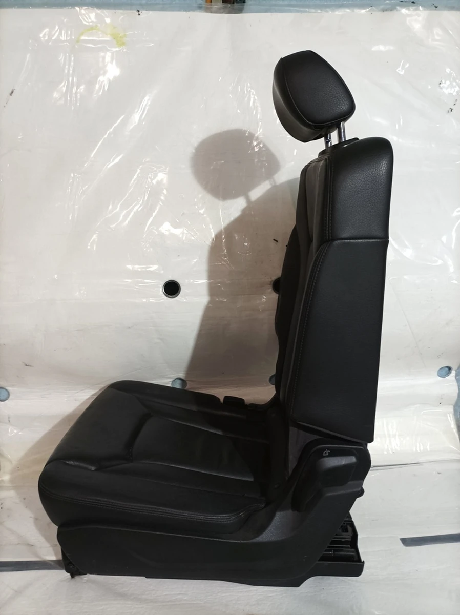 Seat 2nd row left leather/artificial leather with heating and headrest assembly QJH soul S-Line damaged Audi Q7 4M0883107A
