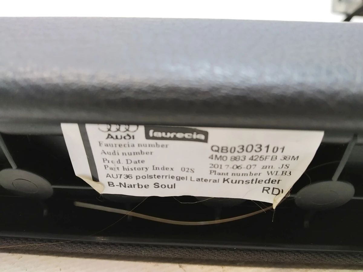 Подушка нижняя сиденья второго ряда (искусственная кожа) soul 38M левая правая Audi Q7 4M0883425F