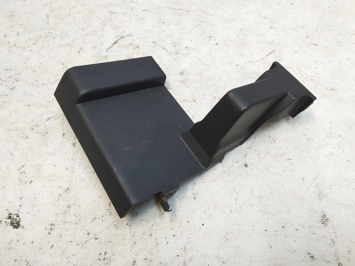 Накладка каркаса сиденья второго ряда внутреняя передняя Audi Q7 4M0883689C